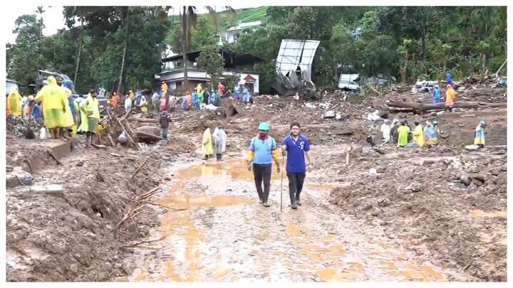 मलबे में अभी भी फंसे लोगों को बचाने के लिए 1,300 से अधिक बचावकर्मियों, भारी मशीन और अत्याधुनिक उपकरणों को तैनात किया गया है.