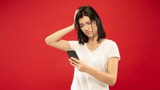 Smartphone Tips: कछुए की चाल चल रहा है आपका फोन? बस कर लें ये सेटिंग्स, तुरंत दिखेगा असर