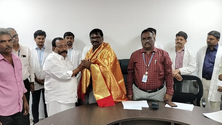 Complex Vascular Surgery: Achievement of Tanjore Medical College Medical Team ரத்த நாளத்தில் சிக்கலான அறுவை சிகிச்சை: தஞ்சை மருத்துவக்கல்லூரி மருத்துவக்குழுவினர் சாதனை