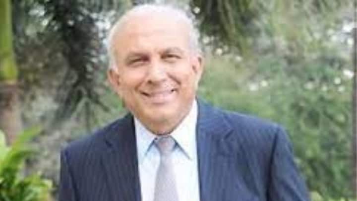 IIT মাদ্রাজে নলিনী লোগানাধনের সঙ্গে আলাপ প্রেম ওয়াতসার। সেখান থেকেই প্রেম এবং বিয়ে। তাঁদের এক কন্যা এবং এক পুত্র সন্তান রয়েছে।