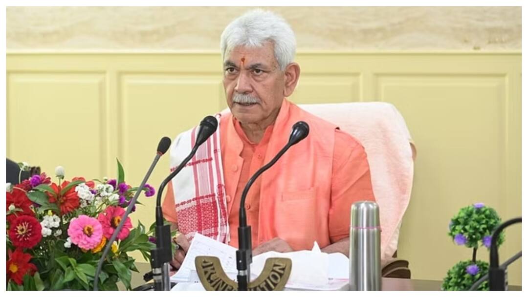 Jammu and Kashmir Six Govt Employees Sacked for Involvement in Terror Financing Network Jammu & Kashmir: आतंकवाद के खिलाफ सरकार का एक्शन तेज, टेरर फाइनेंसिंग में शामिल छह सरकारी कर्मचारी बर्खास्त