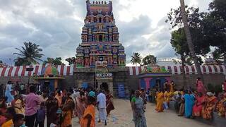 Aadi Perukku 2024: ஆடிப்பெருக்கு! உத்தமபாளையம் முல்லைப் பெரியாற்றில் திருவிளக்கு விட்டு பெண்கள் சிறப்பு வழிபாடு!