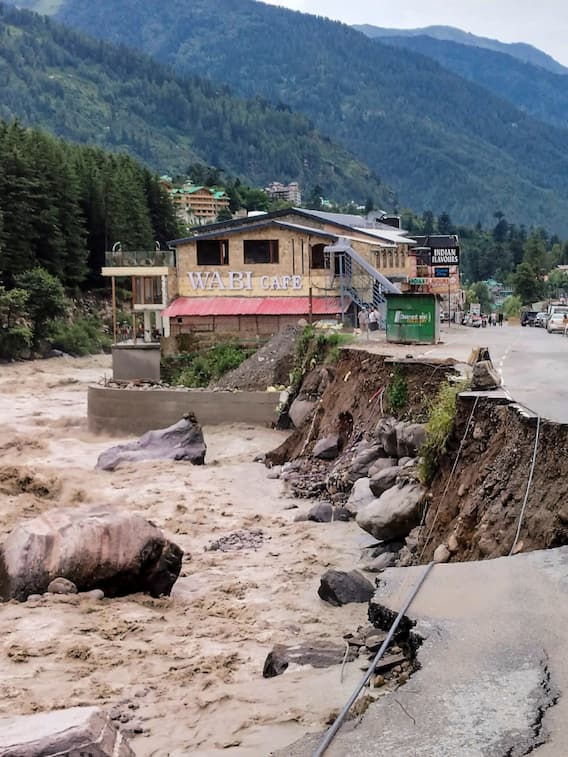 हिमाचल में कुदरत का कहर, बादल फटने से 6 की मौत, 53 लोग लापता