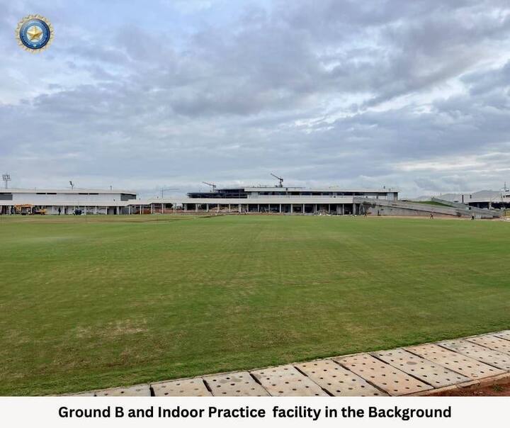 टीम इंडियाचे खेळाडू नॅशनल क्रिकेट अकादमी असले तर बाहेर पाऊस सुरु असला तरी सराव करु शकतात. कारण तिथं इनडोअर पिच तयार करण्यात आलं आहे.