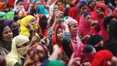 हरियाणा के रेवाड़ी में शराब ठेका खोलने पर हंगामा, महिलाओं समेत ग्रामीणों ने सड़क पर लगाया जाम, पलटे कंटेनर 