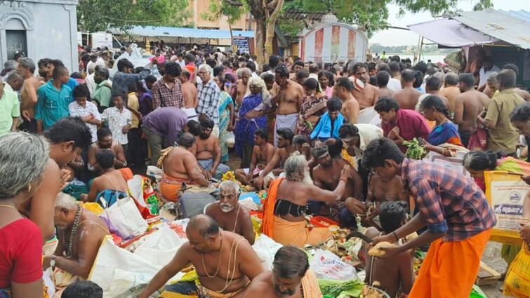 Aadi Amavasai Tharpanam 2024 : Thousands of people gathered to pay Tharpanam at Srirangam Amma Mandapam.. Aadi Amavasai Tharpanam 2024: ஆடி அமாவாசை: தர்ப்பணம் கொடுக்க ஸ்ரீரங்கம், ராமேஸ்வரத்தில் குவிந்த பக்தர்கள்!