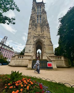 Taapsee Pannu : పారిస్ వీధుల్లో సంప్రదాయ లుక్ లో తాప్సీ మెరుపులు..ట్రెండ్ ని అస్సలు మిస్సవలేదు!