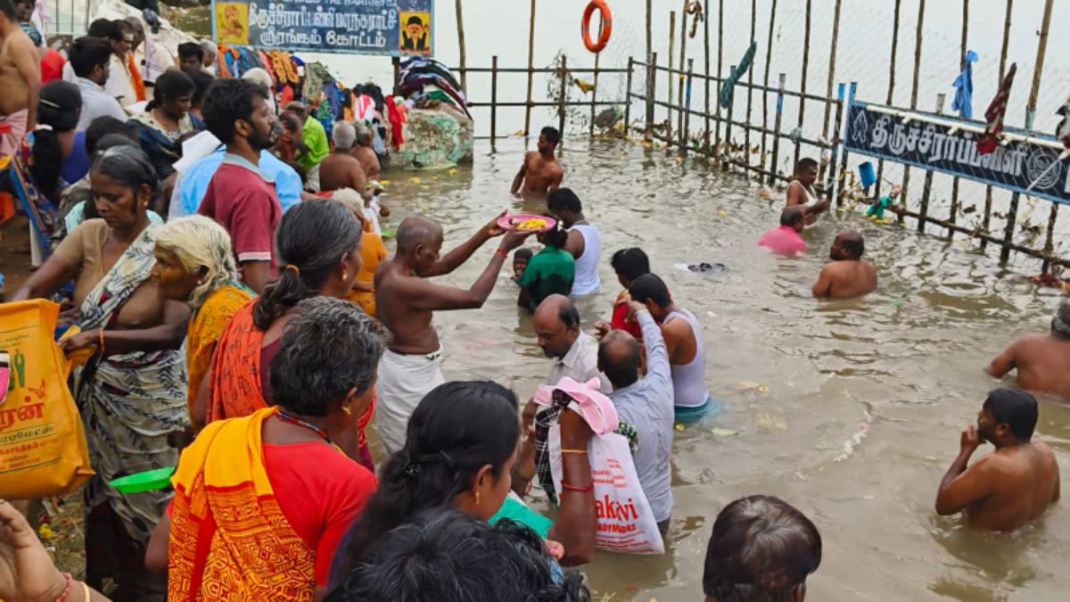 Aadi Amavasai Tharpanam 2024: ஆடி அமாவாசை: தர்ப்பணம் கொடுக்க ஸ்ரீரங்கம், ராமேஸ்வரத்தில் குவிந்த பக்தர்கள்!