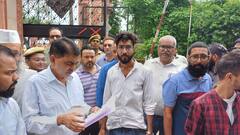 AMU में बाबे सैयद गेट पर छात्रों का प्रदर्शन, यूनिवर्सिटी पर 70 छात्रों को फेल करने का लगाया आरोप