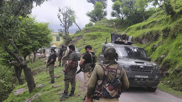 Jammu Kashmir new action plan to strengthen security forces against Terrorism Jammu Kashmir Security: जम्मू कश्मीर में आतंकियों से निपटने के लिए सुरक्षाबलों ने बदला फॉर्मूला, अब ऐसे होगा हमला