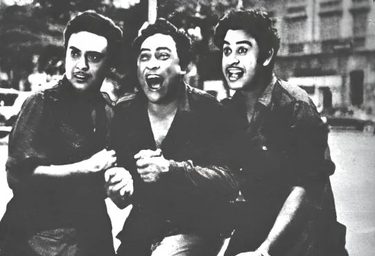 अजब-गजब थे Kishore Kumar...गाड़ी में लगाई खोपड़ी-हड्डी, घर के बाहर लगाया 'किशोर से सावधान' बोर्ड, जानें दिलचस्प किस्से