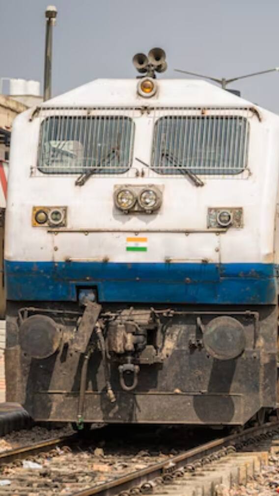 पाकिस्तान में इतने रुपए का मिलता है एसी ट्रेन टिकट