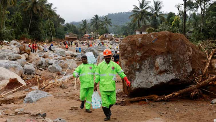 Opposition UDF Alliance MLAs Donate Months Salary to Wayanad Landslide Tragedy Wayanad landslide Tragedy : వయనాడ్‌కు ప్రతిపక్ష యూడీఎఫ్‌ కూటమి ఎమ్మెల్యేల చేయూత, నెల వేతనం విరాళంగా ప్రకటన