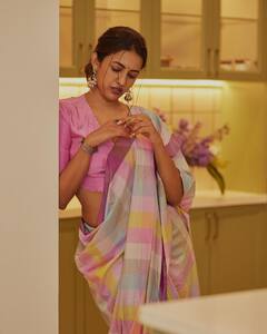 Niharika Konidela: నిహారిక నిహారిక... ఎక్స్‌పోజింగ్ చేయకుండా శారీలో అందంగా!