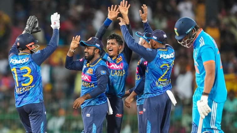 IND vs SL 2nd ODI Team India Most wickets lost against spin Jeffrey Vandersay Colombo Rohit kohli IND vs SL 2nd ODI: भारत की हार का कारण बना श्रीलंका का ये गुमनाम खिलाड़ी, कोलंबो में मचा दिया तहलका