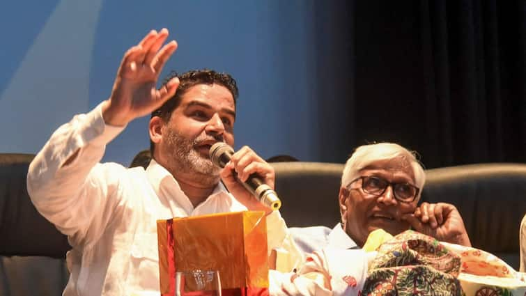 Prashant Kishor Big Announcement Children below 15 Years of Age Study Will Free in Private School 'प्राइवेट स्कूल में फ्री पढ़ेंगे 15 साल से कम उम्र के बच्चे', सरकार बनने से पहले प्रशांत किशोर का बड़ा ऐलान