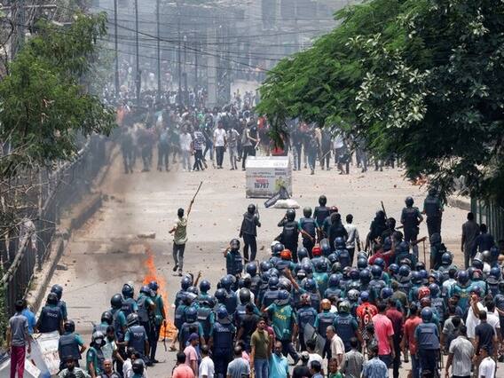 Bangladesh Violence :બાંગ્લાદેશમાં હિંદુના ઘર અને મંદિરોને બનાવ્યાં નિશાન, તોફાનમાં તોડફોડ સાથે 100ના મોત Bangladesh Violence :બાંગ્લાદેશમાં હિંદુના ઘર અને મંદિરોને બનાવ્યાં નિશાન, તોફાનમાં તોડફોડ સાથે 100ના મોત