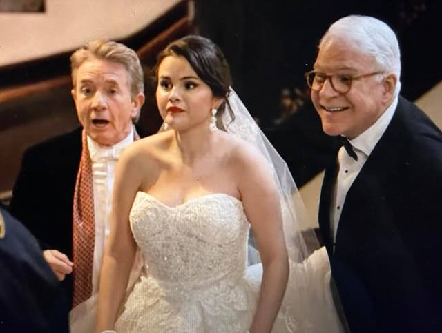 ਇਨ੍ਹਾਂ ਵੈੱਬ ਸੀਰੀਜ਼ 'ਤੇ ਮਿਲੇਗੀ ਬੌਲਡ ਸਮੱਗਰੀ ਲੋਕ ਇੱਥੇ ਫਿਲਮਾਂ ਅਤੇ ਵੈੱਬ ਸੀਰੀਜ਼ ਦੇਖਣਾ ਪਸੰਦ ਕਰਦੇ ਹਨ। ਓਟੀਟੀ ਪਲੇਟਫਾਰਮ ਡਿਜ਼ਨੀ ਪਲੱਸ ਹੌਟਸਟਾਰ 'ਤੇ ਅਜਿਹੀ ਸਮੱਗਰੀ ਹੈ, ਜਿਨ੍ਹਾਂ 'ਚ ਤੁਹਾਨੂੰ ਮਸਾਲਾ ਦੇ ਨਾਲ-ਨਾਲ ਬੋਲਡ ਕੰਟੈਂਟ ਵੀ ਵੇਖਣ ਨੂੰ ਮਿਲੇਗਾ। ਪਰ ਇਸ ਨੂੰ ਵੇਖਣ ਤੋਂ ਪਹਿਲਾਂ ਬਿਹਤਰ ਹੋਵੇਗਾ ਜੇਕਰ ਤੁਸੀਂ ਇਨ੍ਹਾਂ ਵੈੱਬ ਸੀਰੀਜ਼ ਨੂੰ Hotstar 'ਤੇ ਇਕੱਲੇ ਹੀ ਦੇਖਦੇ ਹੋ। ਤੁਹਾਨੂੰ ਹੌਟਸਟਾਰ 'ਤੇ ਕਈ ਫਿਲਮਾਂ, ਪੁਰਾਣੇ ਟੀਵੀ ਸੀਰੀਅਲ ਅਤੇ ਚੰਗੀਆਂ ਵੈੱਬ ਸੀਰੀਜ਼ ਵੀ ਦੇਖਣ ਨੂੰ ਮਿਲਣਗੀਆਂ। ਪਰ ਇੱਥੇ ਅਸੀਂ ਤੁਹਾਨੂੰ ਉਨ੍ਹਾਂ 5 ਵੈੱਬ ਸੀਰੀਜ਼ ਬਾਰੇ ਦੱਸਾਂਗੇ ਜਿਨ੍ਹਾਂ 'ਚ ਕਾਫੀ ਇੰਟੀਮੇਟ ਸੀਨਜ਼ ਦੇਖਣ ਨੂੰ ਮਿਲ ਸਕਦੇ ਹਨ। ਯੂਟਿਊਬ 'ਤੇ ਇਨ੍ਹਾਂ ਸੀਰੀਜ਼ ਦੇ ਟ੍ਰੇਲਰ ਹਨ ਜੋ ਕਿ ਕਾਫੀ ਬੋਲਡ ਹਨ। ਤਾਂ ਜ਼ਰਾ ਸੋਚੋ, ਜੇਕਰ ਟ੍ਰੇਲਰ ਇਸ ਤਰ੍ਹਾਂ ਦੇ ਹਨ ਤਾਂ ਪੂਰੀ ਵੈੱਬ ਸੀਰੀਜ਼ ਕਿਵੇਂ ਹੋਵੇਗੀ?