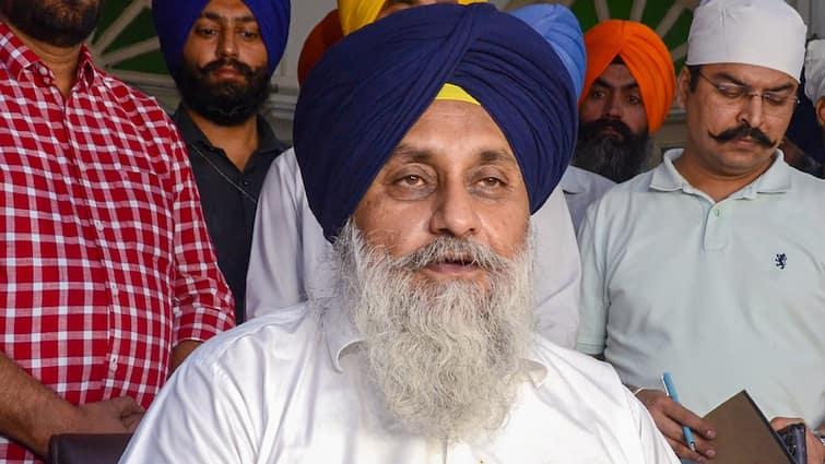 Sukhbir Singh Badal Shiromani Akali Dal SAD Chief Written Explanation To Akal Takht Jathedar SAD प्रमुख सुखबीर बादल ने अकाल तख्त जत्थेदार को दी लिखित में सफाई, मांगी माफी