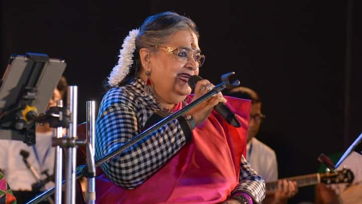 Usha Uthup Show: ৪ অগাস্ট ছিল কিশোর কুমারের জন্মদিন। তার আগেই কিংবদন্তি সঙ্গীতশিল্পীকে শ্রদ্ধা জানানোর জন্য তাঁরই গান দিয়ে সাজানো হয়েছিল একটি অনুষ্ঠান।