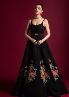 पति का सरनेम हटाते ही चमक गई इस एक्ट्रेस की किस्मत, नंबर 1 पर ट्रेंड कर रही फिल्म, जानें- कौन हैं ये?