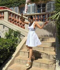 50 વર્ષની ઉંમરમાં મલાઇકા અરોરાએ બિકિનીમાં આપ્યા પોઝ, શેર કરી બોલ્ડ તસવીરો