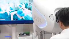 चीन के डॉक्टर ने 5 हजार KM दूर बैठकर कर दिया ऑपरेशन, फेफड़े से निकाला ट्यूमर और फिर...