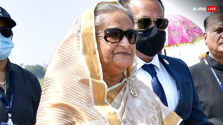 Bangladesh Crisis Sheikh Hasina in India stay after Bangladesh revokes her diplomatic passport By Muhammad Yunus Government Bangladesh Crisis: मोहम्मद यूनुस की अंतरिम सरकार ने शेख हसीना के खिलाफ उठाया ये कदम, क्या होगी घर वापसी?