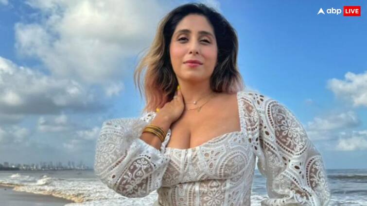 Neha Bhasin revealed she is facing PMDD OCPD Metal Fibromyalgia at the age of 20 share note सालों से कई बीमारियों से जूझ रही हैं नेहा भसीन, पोस्ट में बयां किया दर्द, लिखा- 'मेंटली टूट गई हूंं'