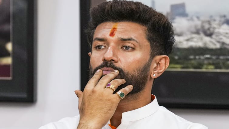 Chirag Paswan Stand on Waqf Board Amendment Bill 2024 What Said on Muslims know Details Waqf Board Amendment Bill: 'इसको लेकर मुस्लिम...', वक्फ बोर्ड बिल पर चिराग पासवान की क्या है प्रतिक्रिया?