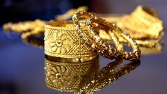Jewellery Care: দোকানে টাকা ওড়াচ্ছেন কেন ? বাড়িতেই চকচকে করুন সোনা-রুপোর গয়না