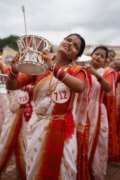 डमरू बजाकर शिव भक्तों ने बनाया विश्व रिकॉर्ड, सावन के सोमवार पर उज्जैन में दिखा अद्भुत नजारा