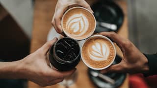 Coffee Side Effects: காஃபி இல்லாமல் உங்க நாள் தொடங்காதா? டைமிங் மிஸ் ஆனா இவ்வளவு பிரச்னைகள் வருமாம்..!