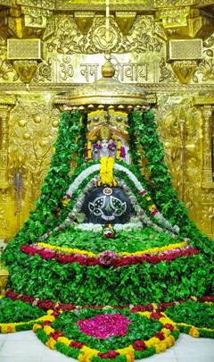 Shravan Somvar: સોમનાથ મહાદેવને કરવામાં આવ્યો બિલ્વપત્રનો અદભૂત શણગાર