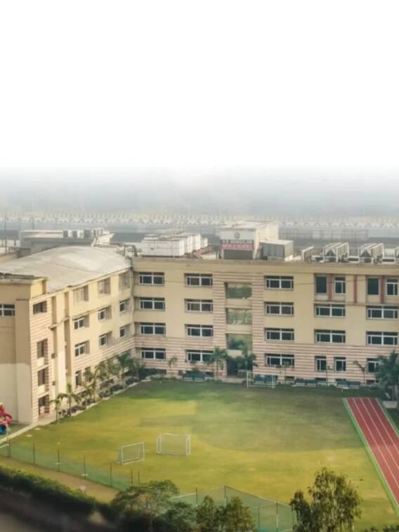 दिल्ली में प्राइवेट और सरकारी स्कूल कितने हैं?