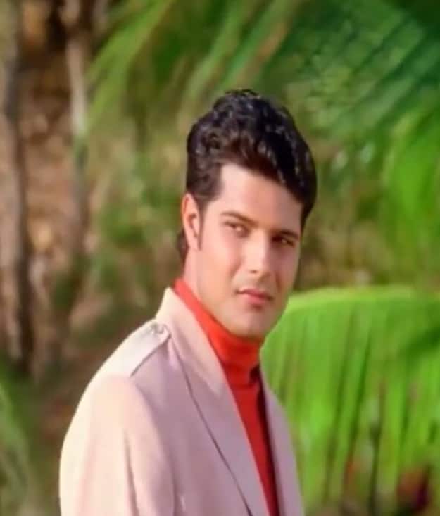 हम जिस एक्टर की बात कर रहे हैं वो कोई और नहीं हिमांशु मलिक हैं. हिमांशु ने बॉलीवुड में ‘कामसूत्र टेल ऑफ लव’ से अपने करियर की शुरुआत की थी. इस फिल्म में हिमांशु का किरदार छोटा था लेकिन उनकी एक्टिंग की तारीफ हुई थी.