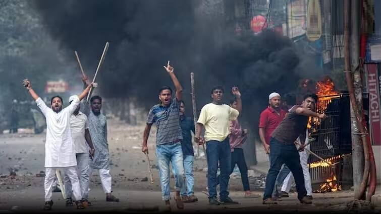 Point of bangladesh protest News read reason of violent protests in bangladesh prime minister sheikh hasina resigned Bangladesh Protest: કયો છે તે મુદ્દો જેના કારણે સળગી ઉઠ્યું બાંગ્લાદેશ, શેખ હસીનાને ખુરશી અને દેશ બન્ને છોડાવ્યા