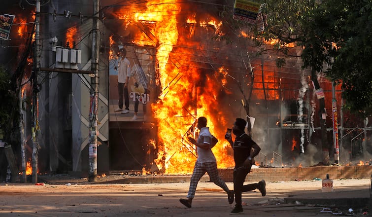 Bangladesh violence India issues advisory for its citizens to remain alert Bangladesh violence: ਬੰਗਲਾਦੇਸ਼ 'ਚ ਹਿੰਸਾ ਦੌਰਾਨ 97 ਲੋਕਾਂ ਦੀ ਮੌਤ, ਭਾਰਤ ਸਰਕਾਰ ਨੇ ਆਪਣੇ ਨਾਗਰਿਕਾਂ ਲਈ ਜਾਰੀ ਕੀਤੀ ਐਡਵਾਈਜ਼ਰੀ 