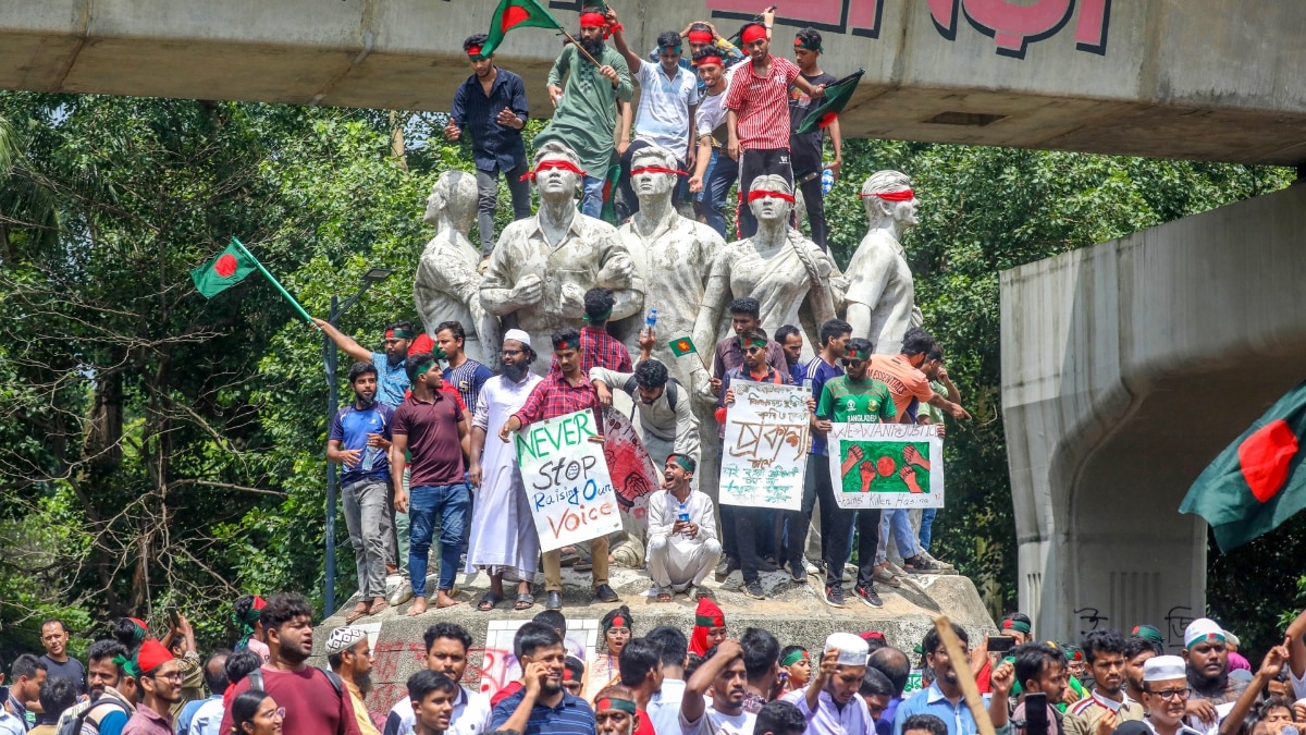 Protesters on the street in Dhaka on August 5 | Photo: PTI