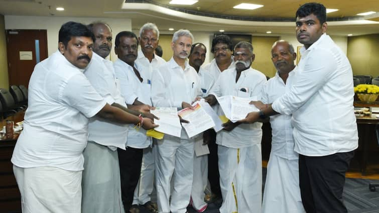 Annamalai Jaishankar Meet Fishermen Issue Seek Resolution To Run-Ins With Sri Lanka Jaishankar TN BJP Chief K Annamalai & Fishermen Meet EAM Jaishankar, Seek Resolution To Run-Ins With Sri Lanka