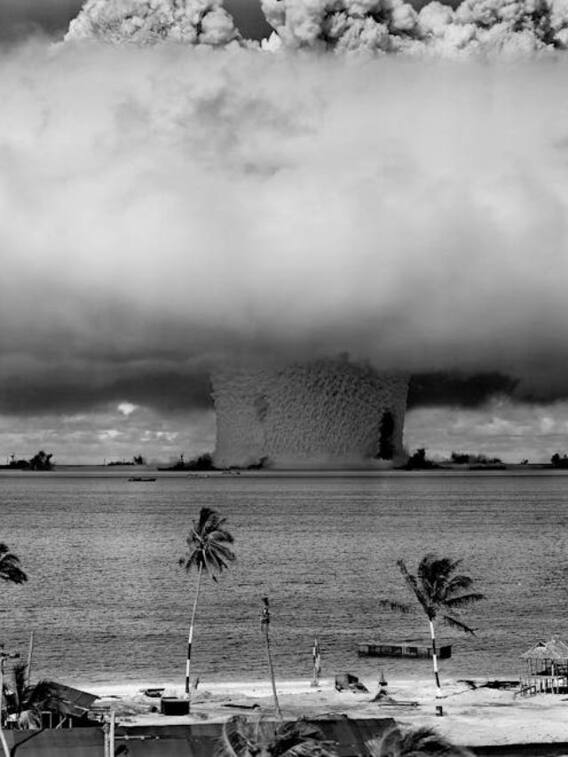 हिरोशिमा में कौन सा बम फेंका गया था?