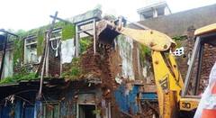 मध्य प्रदेश में जर्जर मकानों को जमींदोज कर रहा मोहन सरकार का बुलडोजर, जानिए वजह