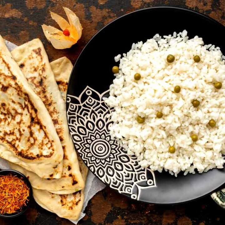 ਭਾਰਤੀ ਚ ਜ਼ਿਆਦਾਤਰ ਲੋਕ ਆਪਣੇ ਰਵਾਇਤੀ ਭੋਜਨ ਵਿੱਚ ਰੋਟੀ ਅਤੇ ਚਾਵਲ ਖਾਣ ਨੂੰ ਹੀ ਪਹਿਲ ਦਿੰਦੇ ਹਨ । ਕਿਹਾ ਜਾਂਦਾ ਹੈ ਕਿ ਉੱਤਰੀ ਭਾਰਤ ਵਿੱਚ ਰੋਟੀ ਅਤੇ ਚੌਲ ਤੋਂ ਬਿਨਾਂ ਖਾਣਾ ਪੂਰਾ ਨਹੀਂ ਮੰਨਿਆ ਜਾਂਦਾ ਹੈ ।