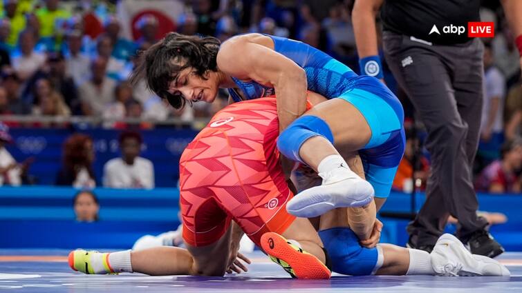 Vinesh Phogat in Olympics Wrestling final CM Yogi Adityanath and Akhilesh Yadav congratulated heer विनेश फोगाट को सीएम योगी ने दी बधाई, अखिलेश यादव बोले, 'जीत सिर्फ उनके खेल की नहीं...'