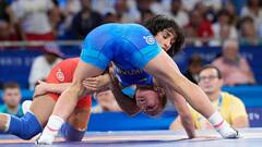 Vinesh Phogat: টোকিও অলিম্পিক্স শেষে নির্বাসন থেকে প্যারিসে ইতিহাস, এক নজরে বিনেশের ঘটনাবহুল সফর