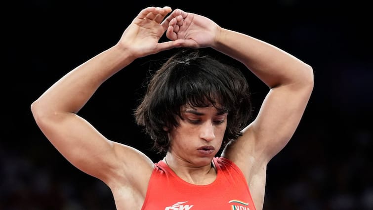 Paris Olympics: Vinesh Phogat Becomes First Indian Woman Wrestler To Reach Final, Beats Yusneylys Guzman 5-0