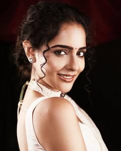 Malvi Malhotra: 'తిరగబడర సామి' హీరోయిన్ లేటెస్ట్ ఫొటోస్ - మూవీ కన్నా వివాదంతో పాపులర్ అయిన మాల్వీ మల్హోత్రా!