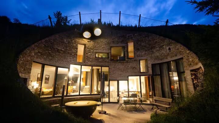 વિલા વોલ્સ, જે પણ આ ઘરને જુએ છે તે તેને જોતો જ રહે છે, આ એક આર્કિટેક્ટનું અનોખું ઉદાહરણ છે.