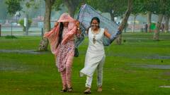 Delhi Weather: घर से बाहर निकलने से पहले रख लें ये सामान, दिल्ली में आज हो सकती है बारिश, जानें- IMD का अपडेट