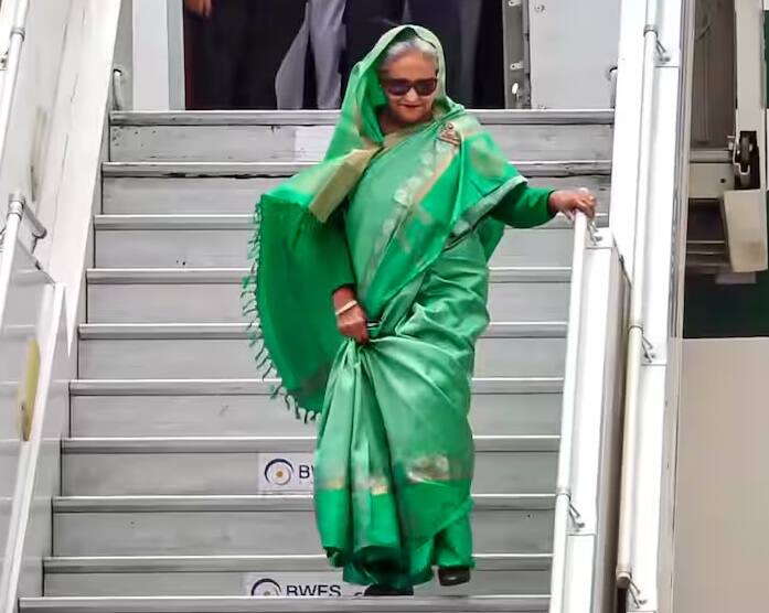 આ પછી શેખ હસીનાએ બપોરે 1.30 વાગ્યે વસ્તુઓ (કપડા અને અન્ય આવશ્યક ચીજવસ્તુઓ વગેરે) સાથે બે સૂટકેસ ભરીને સરકારી નિવાસસ્થાન છોડી દીધું હતું.